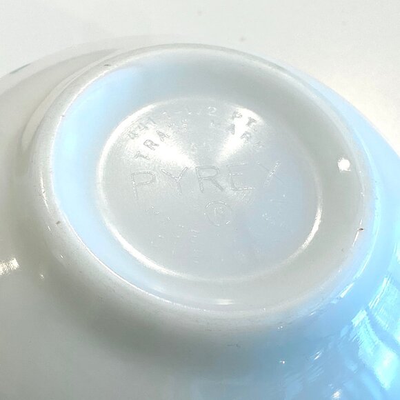 Pyrex Butterprint Amish Cinderlla Nesting Mixing Bowl Set of 4 - Picture 6 of 16